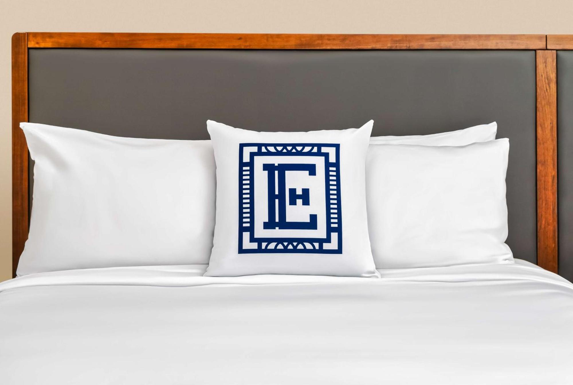 Hotel Elkhart, Tapestry Collection By Hilton Екстериор снимка